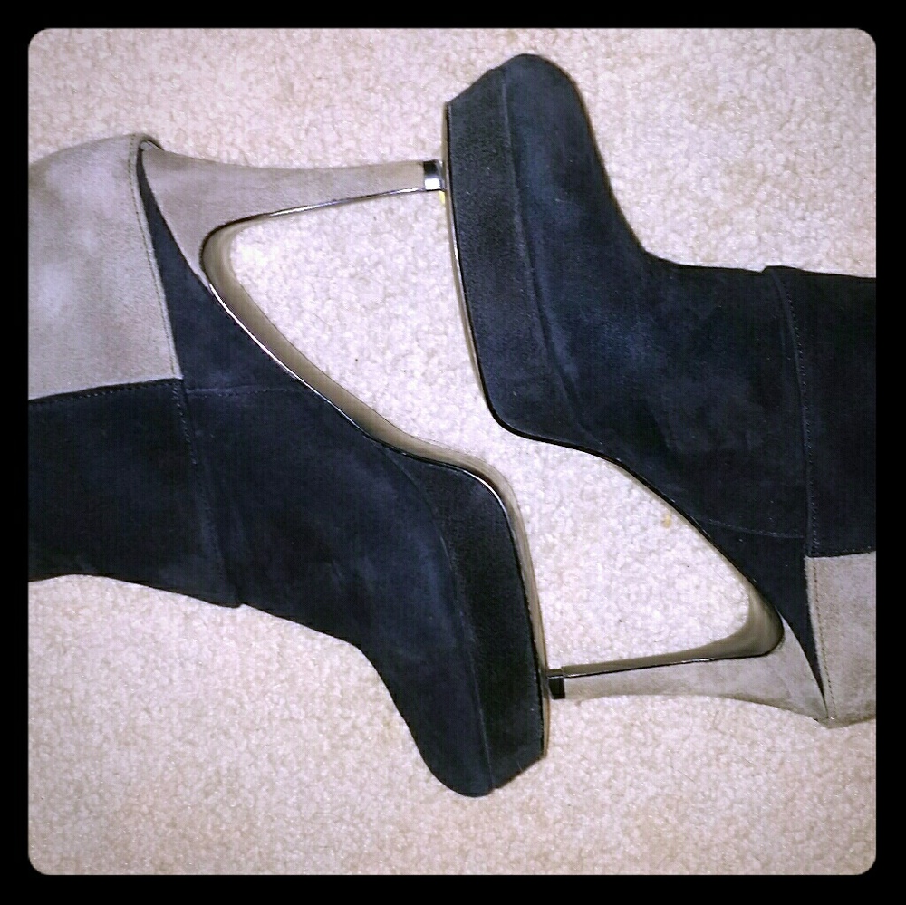 Tahari short boots